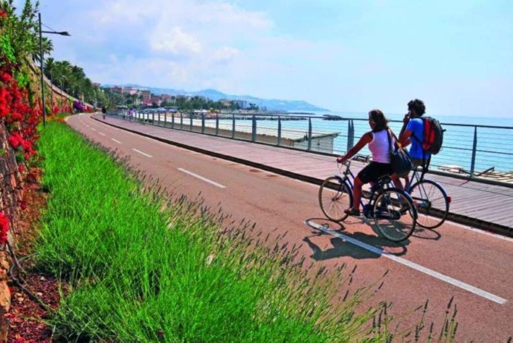 Appartamento 50 Mt Mare Con Parcheggio Riservato Riva Ligure Ngoại thất bức ảnh